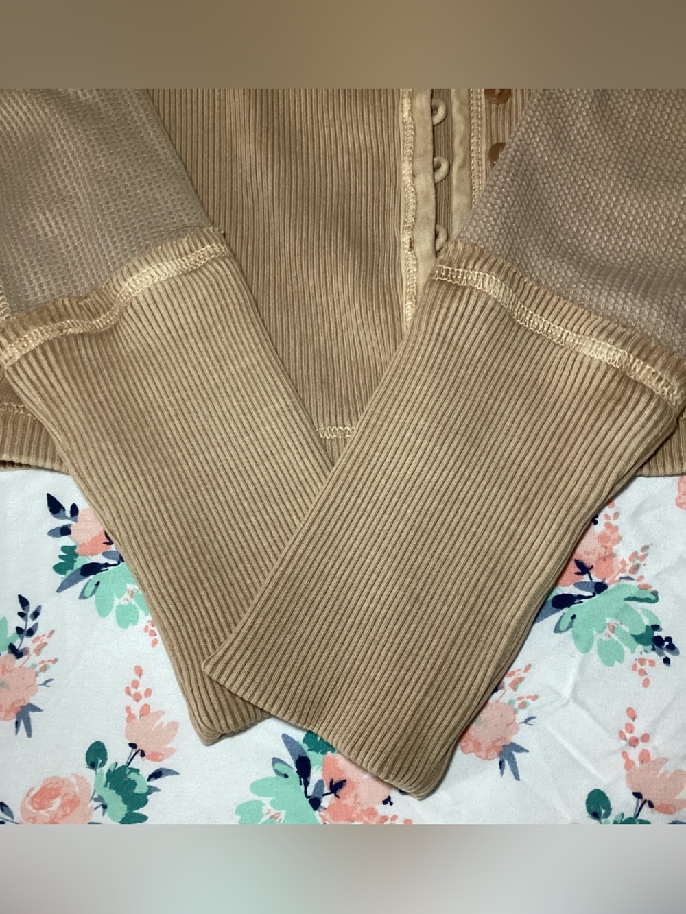 BDG (Urban Outfitters) Taupe Ribbed Hooded Henley Top Small Discontinued NWT - Picture 6 of 9